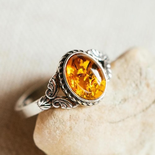 Bague en argent sterling et ambre de la Baltique - Bijoux en ambre cognac naturel - Cadeau fait main pour elle - Bague élégante et classique, ambre véritable de Pologne