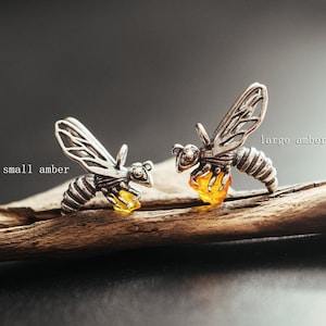Bee pendant. Amber jewelry. Sterling silver and natural Baltic amber. Amber bee pendant. Bee jewelry. Bumble Bee Charm. Honey Bee. Handmade.