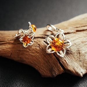 Sterling Silver Flower Pendant with Baltic Amber | Floral Jewelry Gift for Her | Daisy Pendant | Real Amber Jewelry | Handmade Gift