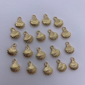 18K Gold Seashell Pendant Gold Shell Charms Enamel Conch Shell Charm for Necklace Making