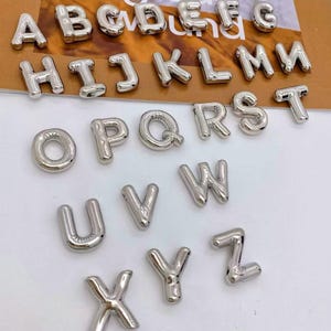Pingente inglês com 26 letras de cobre banhado a ouro 18K, joias faça você mesmo, acessórios artesanais, presentes faça você mesmo para mulheres (sem corrente)