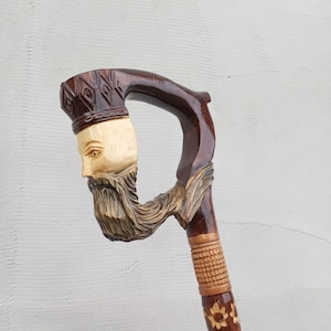 Wooden cane king Carved handle and staff Wood walking stick Hand carved Hiking stick Walking canes Gift for hikers. wooden canes