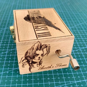 Final Fantasy VII FF7 Aerith’s Theme Hand Cranked Wooden Melody Music Box Personalized Engraved Gift