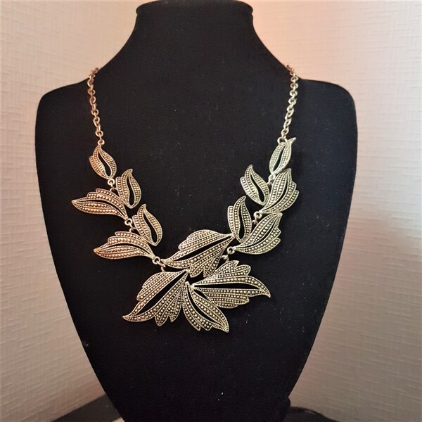 Superb Vintage Marcasite Style Leaf design metal necklace.  Stunning.  Striking piece.  Very chic.