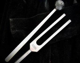 Heart Chakra Healing Fork - 528Hz  Soothing Tone. Sound healing.  Self Healing made easy!!!  Think out of the box for healing gifts.