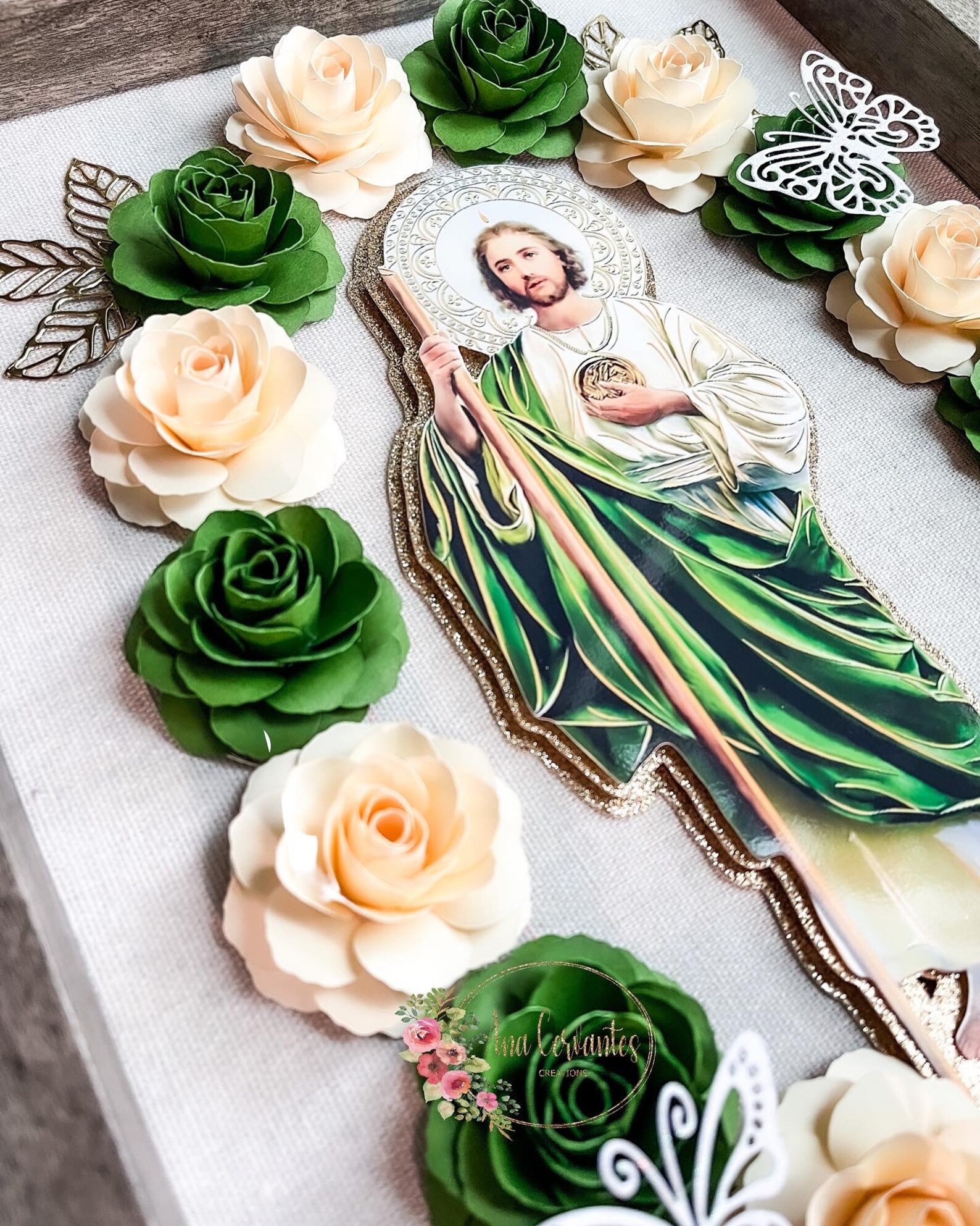 San Judas Tadeo Cajas de sombras hechas a medida con rosas de papel