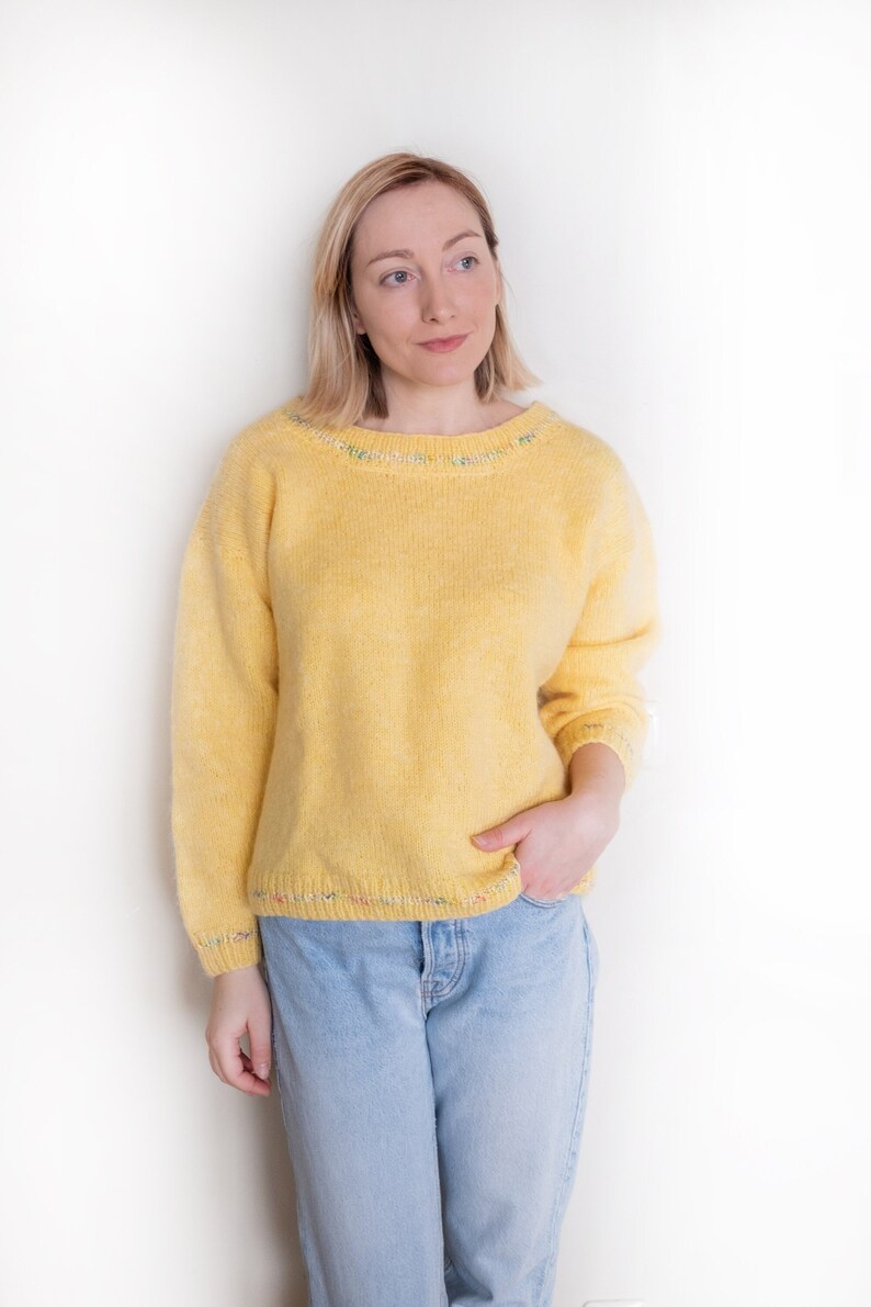 Women's spring lemon knitted sweater