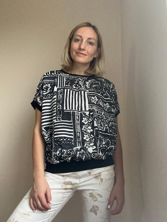 Vintage Crew Neck Floral Tee | Casual Oversized Vintage Pullover | Second Hand Clothes