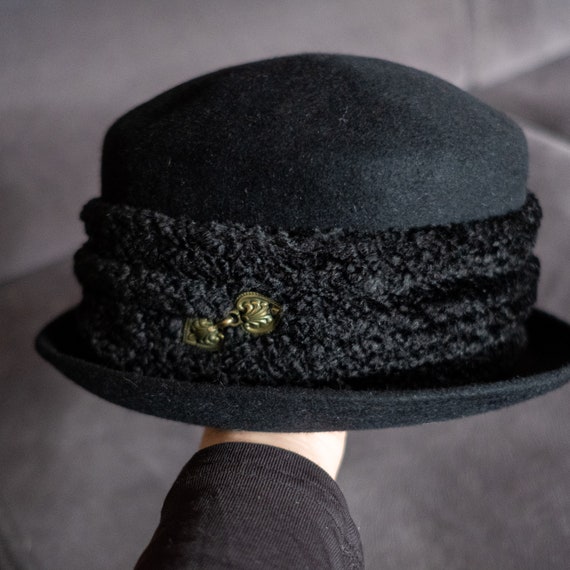 Elegant Black Vintage Hat, Second Hand Winter Hat,