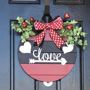 Valentines Front Door Decor, Valentines Day Welcome Sign, Valentines Day Door Hanger, Farmhouse Wood Wreath