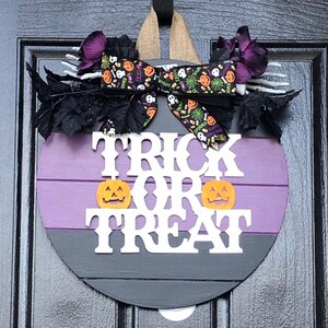 Halloween Front Door Decor, Halloween Sign, Trick Or Treat, Halloween Door Hanger, Halloween Wood Wreath, Halloween Decor