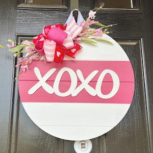 Valentines Front Door Decor, XOXO Door Sign, Valentines Day Wreath, Welcome Door Hanger, Heart Door Sign