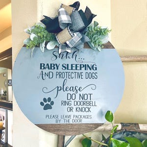 Baby Schild, Haustür nicht klopfen, Haustür Schild, Neugeborenen Schild, Baby-Dusche-Geschenk, Holzschild