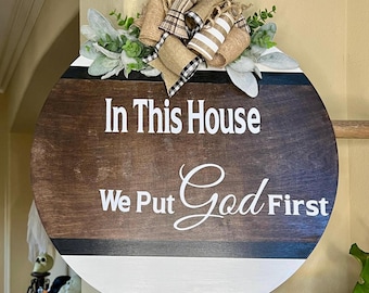 Voordeurdecoratie, in deze gans zetten we God eerste deurbord, religieuze deurhanger, schriftdeurkrans, welkomstdeurbord