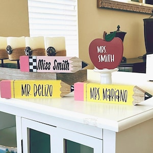 Matita personalizzata per insegnanti, regalo per insegnanti, decorazione personalizzata per l'aula, targa con il nome dell'insegnante, apprezzamento per l'insegnante
