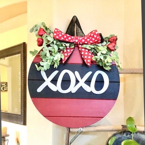 Valentine’s Day Front Door Decor, Valentines Welcome Sign, Valentines Wood Hanger, Farmhouse Wood Wreath, XOXO Door Sign