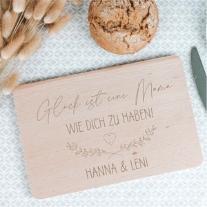 Breakfast board wood - happiness is to have a mom like you - with desired text