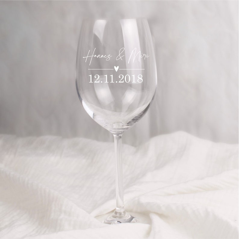 Leonardo wine glass engraving with your very own personal text and heart image 7