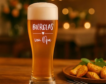 Personalisierbares Weizenbierglas mit Herzgravur –  Bierglas 500ml Geschenk für Papa/ Opa / Onkel / Freund