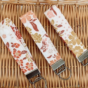 Fabric key wristlet/Key fob/Keychain/keychain strap/fabric keychain/floral key fob/wrist keychain