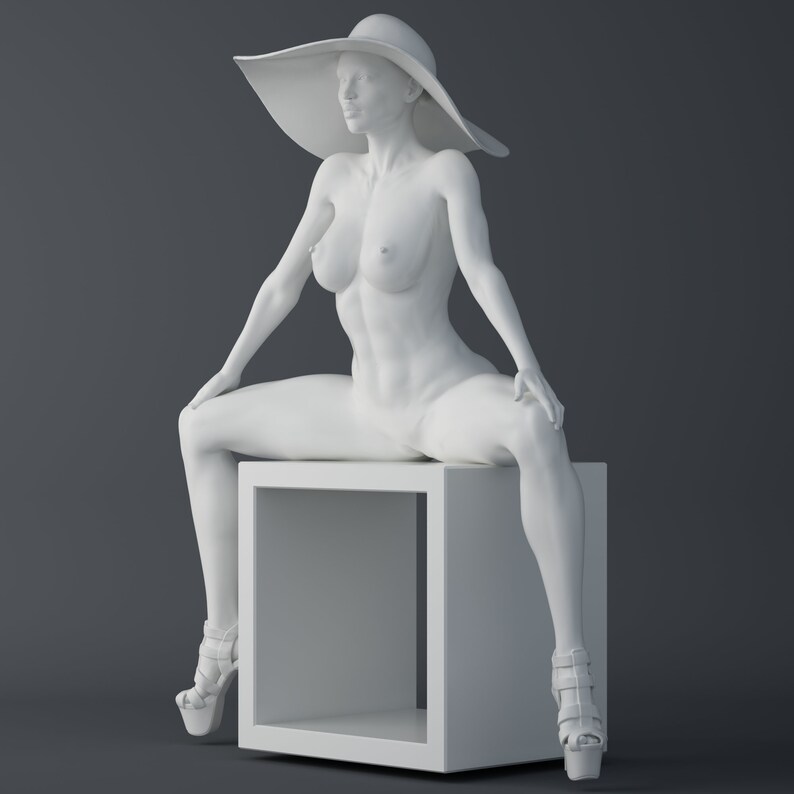 A lalique nude flore crystal statue