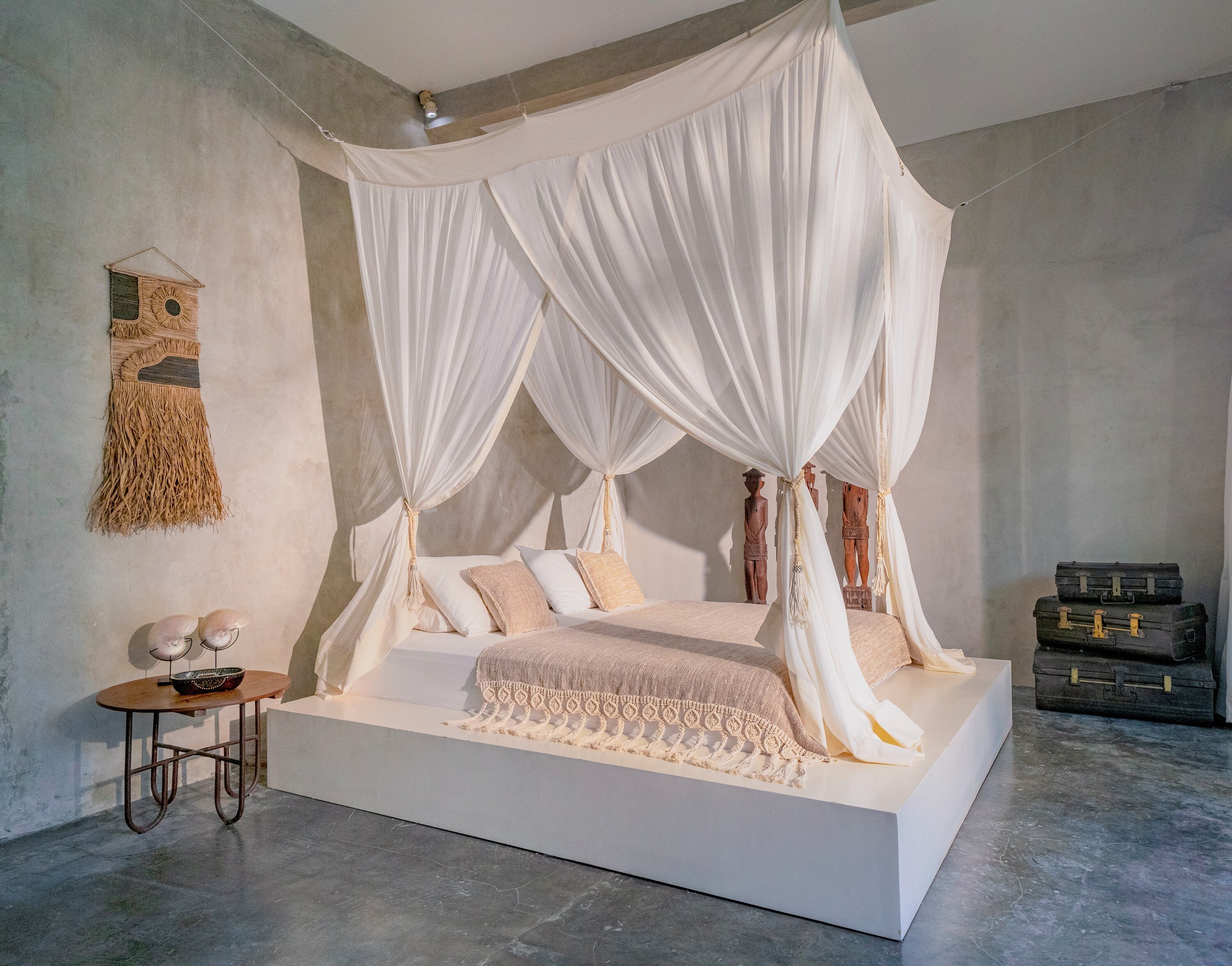4 post king size bedroom sets deals
