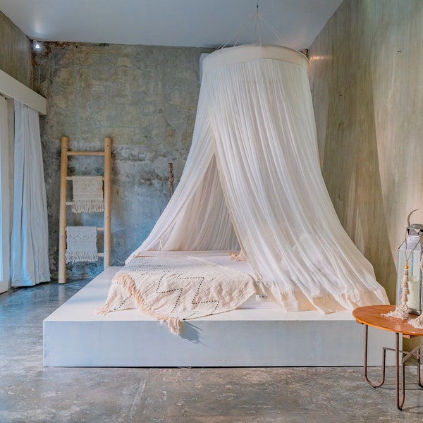 Cotton Bed Canopy for King Size Bed by Bambulah® - Handmade in Bali - Organic Cotton - Cocoon - Bedroom Inspiration - Model 'The Mentari'