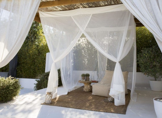 Mosquito nets for clearance outdoors