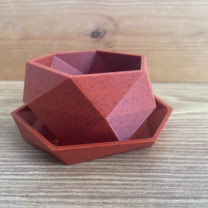 Low Poly Mini Plant Pot With Built In Drainage Tray 3D Printed Planter Succulent Plant Pot Indoor Plant Pot Home Decor Red Granite