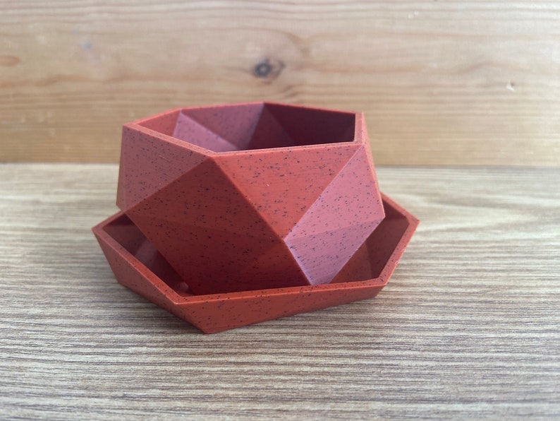 Low Poly Mini Plant Pot With Built In Drainage Tray 3D Printed Planter Succulent Plant Pot Indoor Plant Pot Home Decor Red Granite