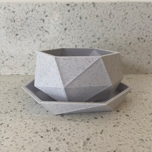 Low Poly Mini Plant Pot With Built In Drainage Tray 3D Printed Planter Succulent Plant Pot Indoor Plant Pot Home Decor Marble