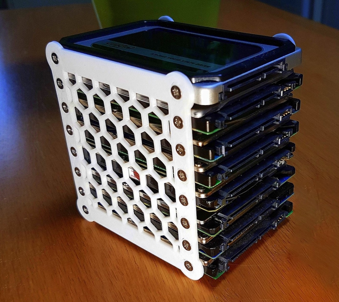 HDD/SSD 2.5 External Hard Drive Rack / Holder, Stand, Enclosure | Holds