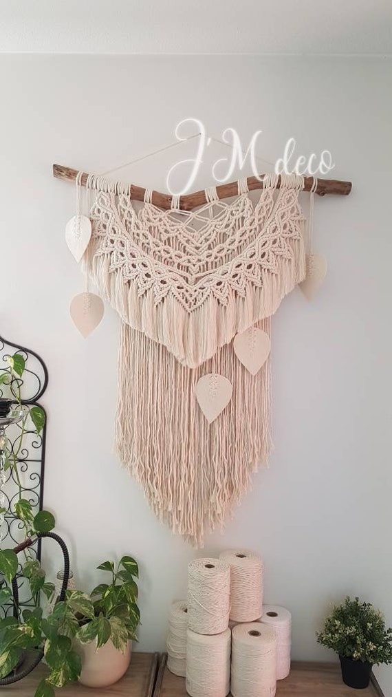 Macramé Mural avec Plumes