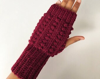Patrón de guantes sin dedos de crochet: un cómodo calentador de muñecas (PDF)