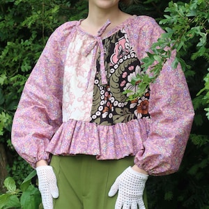 Vintage 1970s inspired ‘Dolly’ Floral Blouse Size M