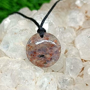 ブラッドショットジュエリー、アイオライトサンストーンネックレス、レインボーコンフェッティ、ウォーターサファイア、コーディエライトネックレス、クリスタルペンダントアイオライト、アイオライトペンダント、