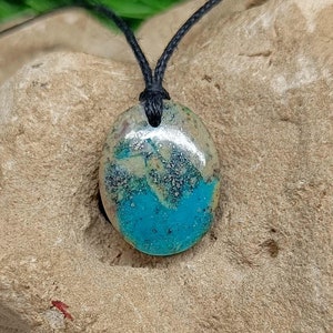 Natural Turquoise Pendant Necklace: Bohemian Gemstone Choker