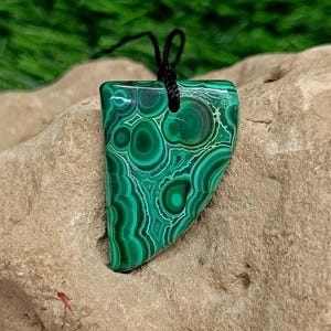 Malachite Necklace, Malachite Choker, Green Malachite Pendant, High Quality Malachite, Healing Crystal Necklace, Best Gift for Her,