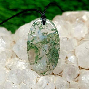 Natürliche Moosachat Anhänger Halskette: Grüner Schmuck mit Geburtsstein