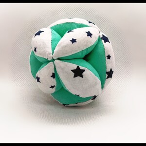 Montessori baby puzzel bal, Groene baby bal, Fijne motorische vaardigheden bal, Educatief speelgoed, Didactische speelgoed, Zachte handgemaakte speelgoed, Stof bal, Baby cadeau