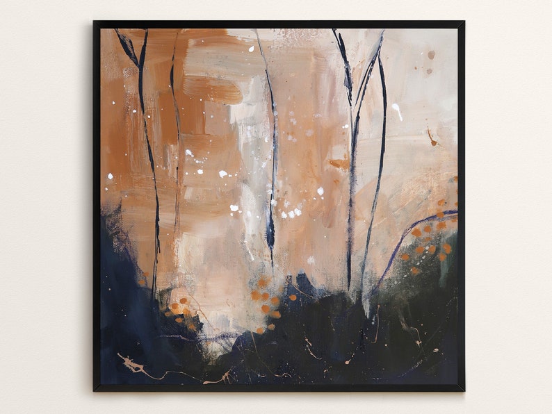 Peut inclure: Peinture abstraite aux couleurs brunes, beiges et bleues. La peinture pr&eacute;sente des coups de pinceau et des &eacute;claboussures de peinture, cr&eacute;ant un effet textur&eacute;. La peinture est encadr&eacute;e dans un cadre noir.