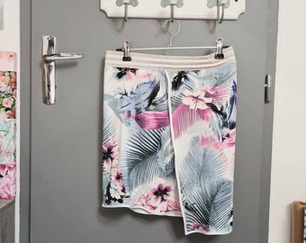 Short asymmetrical skirt tropical pastels