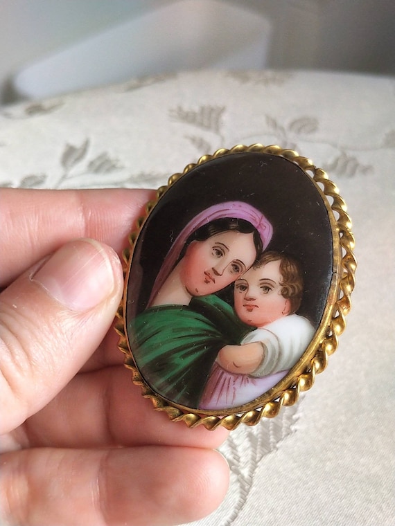 Antique 10k Gold Georgian Brooch Hand Painted Mad… - image 1