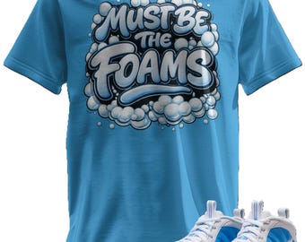 Camiseta estampada personalizada a juego con las Foamposite Pro University Blue/White