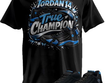 Camiseta estampada personalizada a juego con las Jordan 14 negras y azules universitarias.