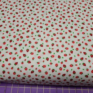Timeless Treasures Strawberry Cream C1048 Cotton  Fabric Quilting Masks Crafts Sewing
