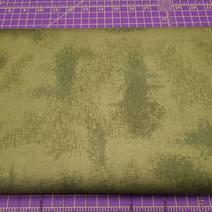 Riley Blake Shabby Green C605 Cotton Fabric Quilting Crafting Sewing