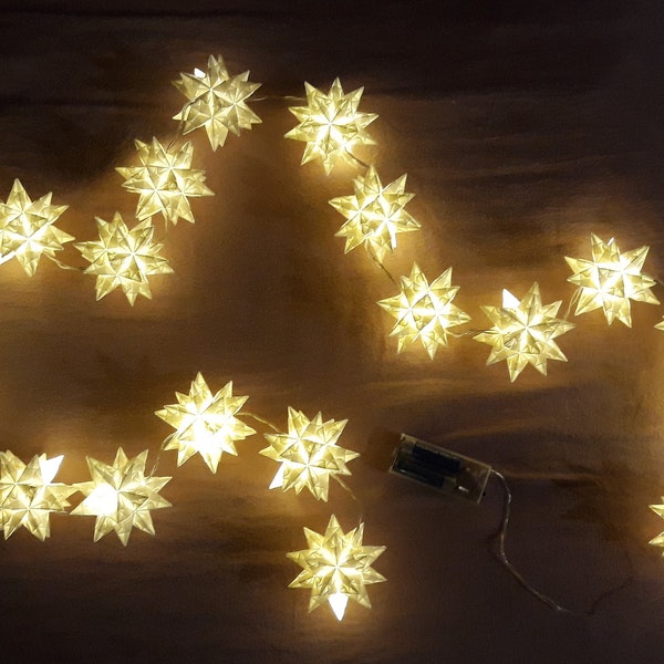 Lichterkette aus 10 oder 20 kleinen Bascetta-Sternen aus Papier in naturweiß