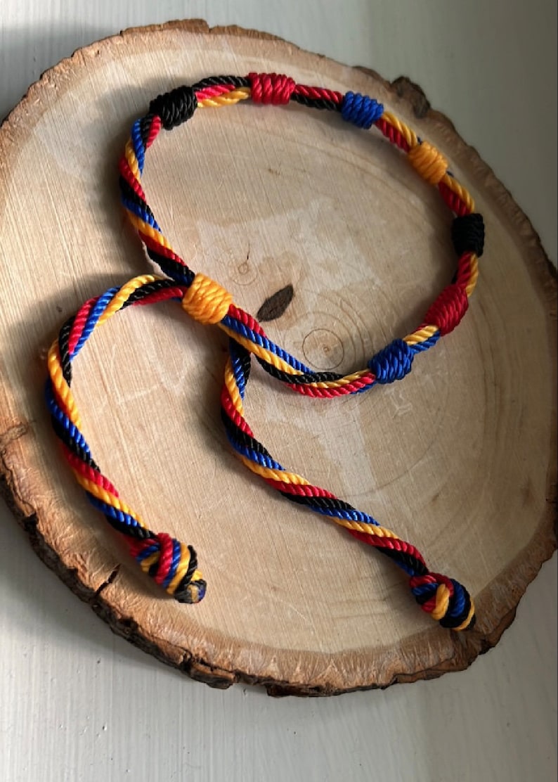 Polyamory pride bracelet/ thread bracelet/7 knots bracelet image 1