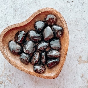 1 Garnet, Red Almandine, Tumbled Stone, Red Almandine Garnet Crystal